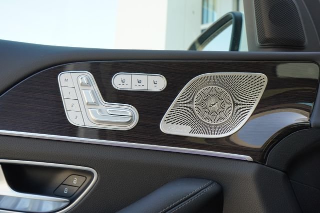 New 2026 Polar White Mercedes-Benz GLS 450 image 17