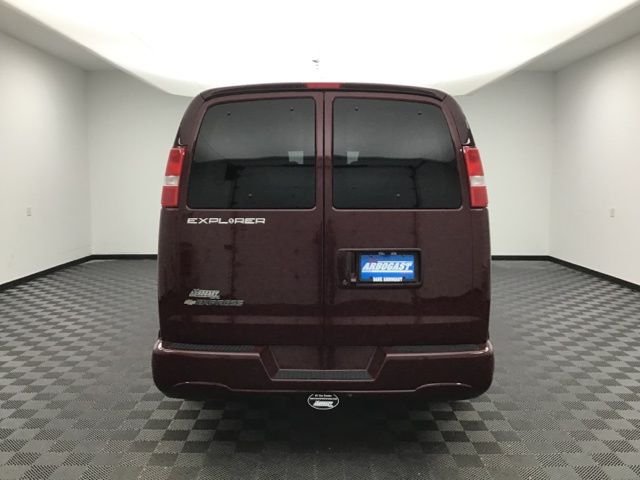 Used 2023 Red Chevrolet Explorer Limited SE image 4