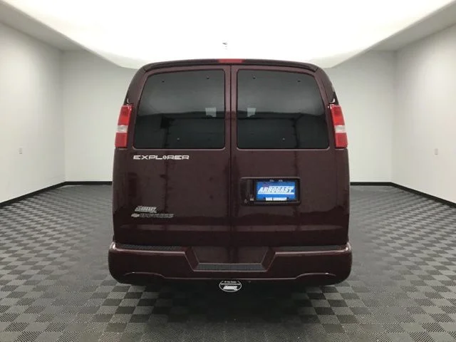 Used 2023 Red Chevrolet Explorer Limited SE image 4