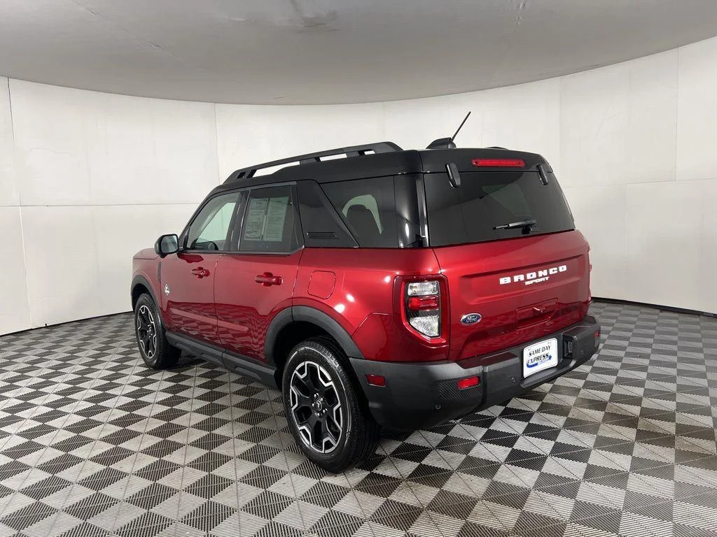 Used 2025 Ruby Red Metallic Ford Outer Banks image 7