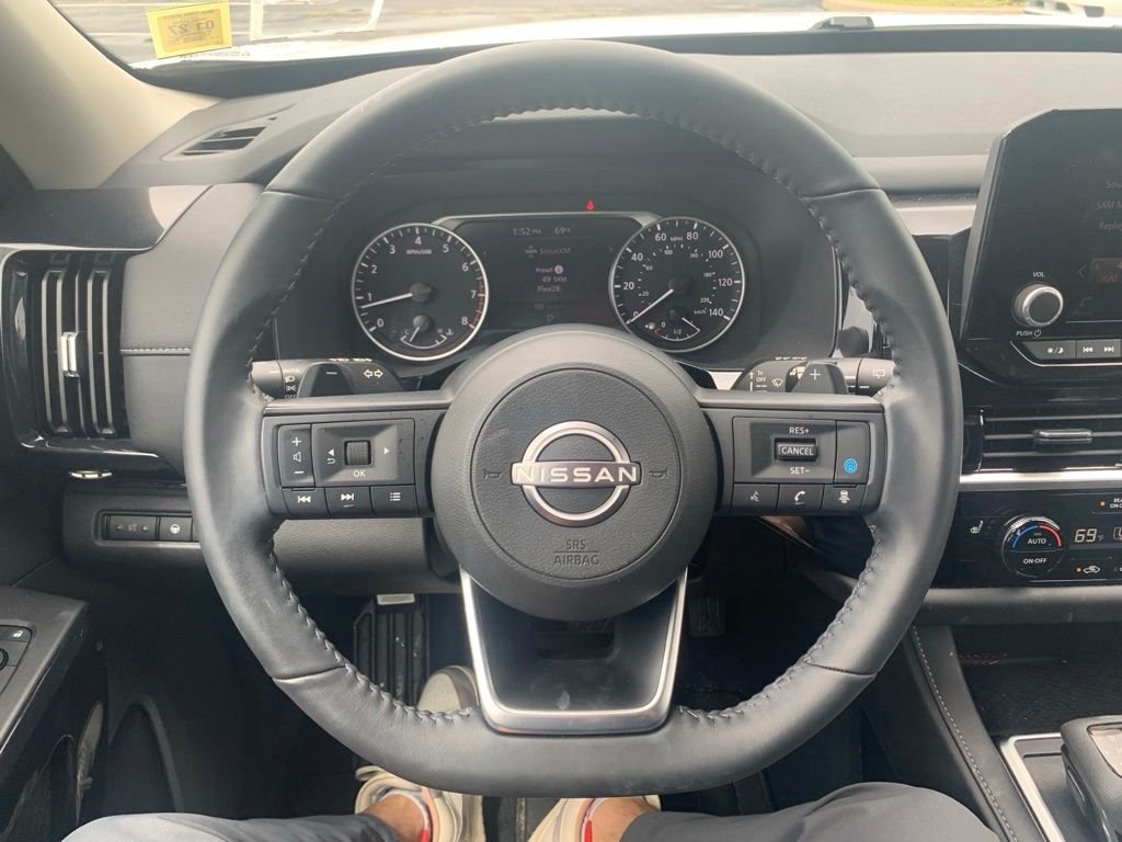 Used 2025 White Nissan SV image 19