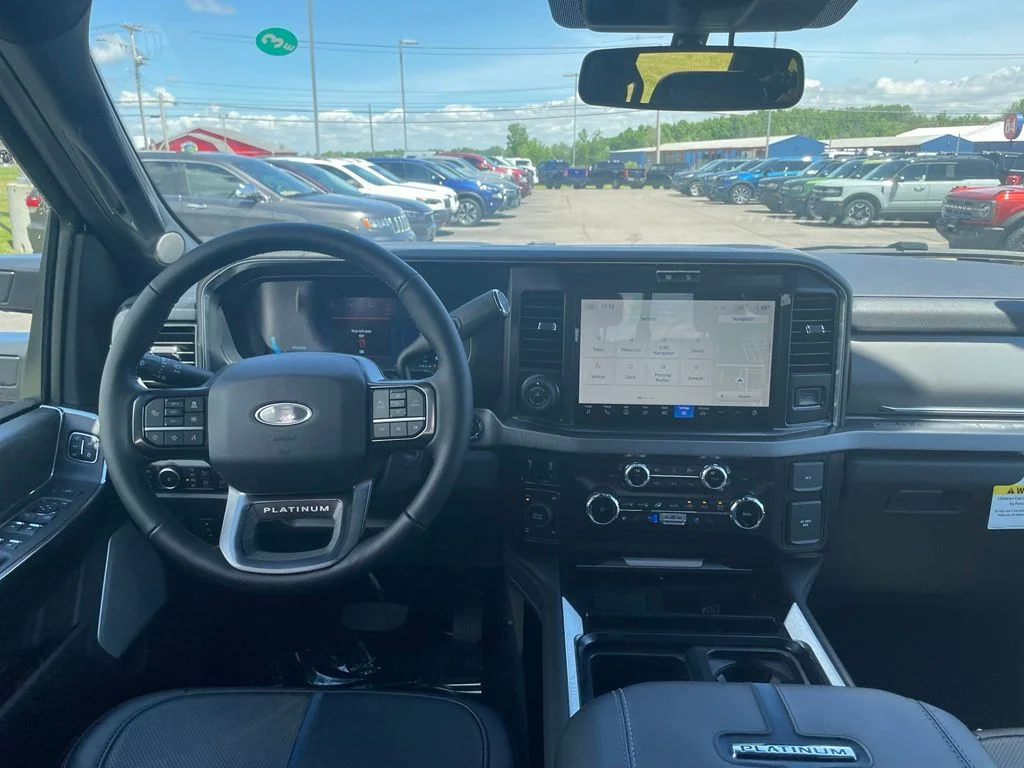 2025 Ford F-350 Super Duty Platinum - Photo 17