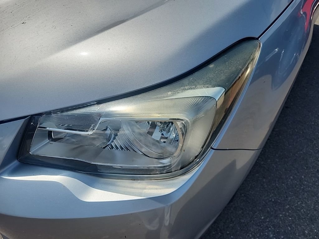Used 2017 Silver Subaru 2.5i Premium image 5