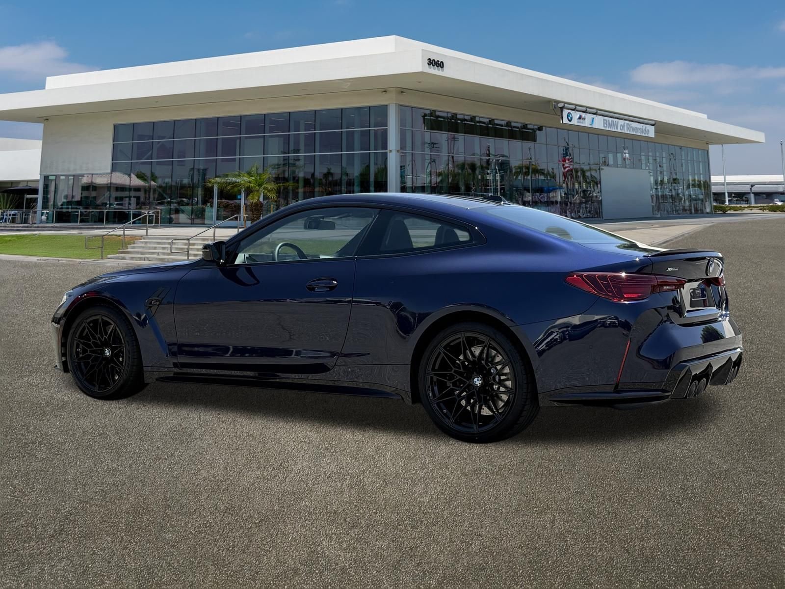 New 2027 Tanzanite Blue II Metallic BMW Competition image 8