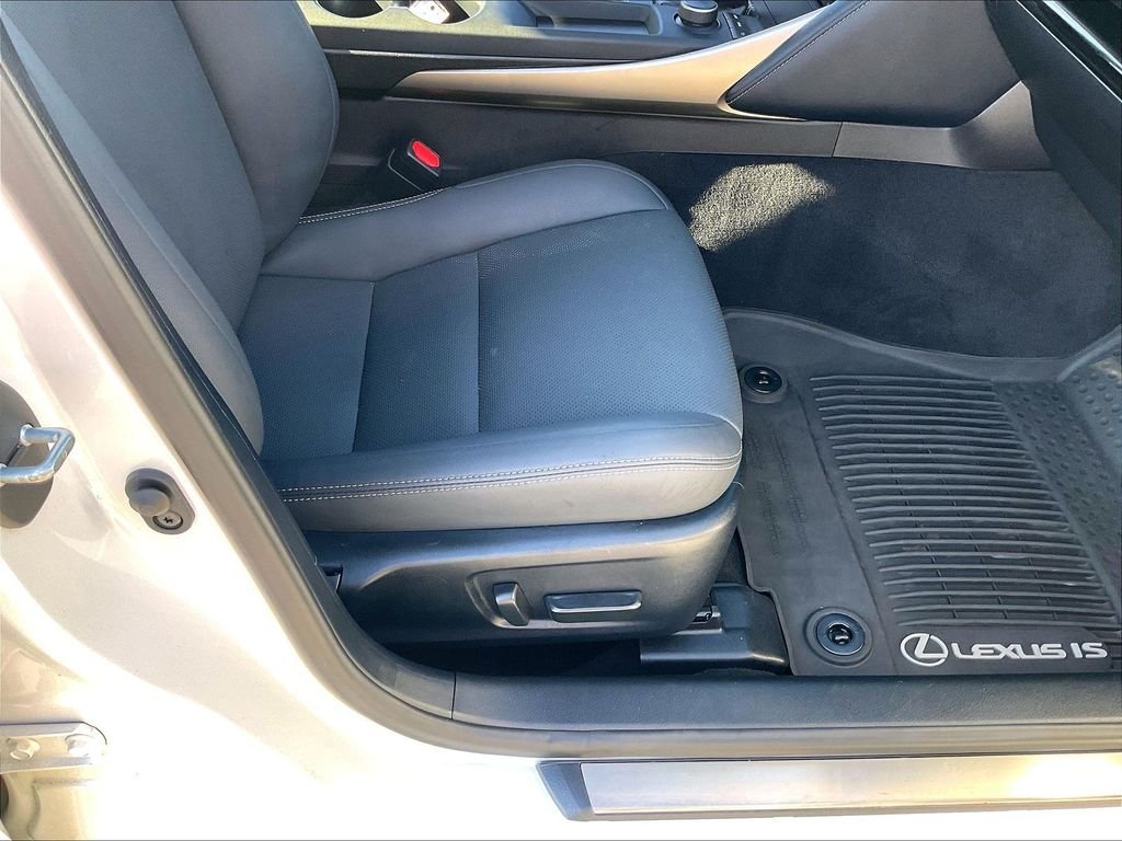 Used 2019 Eminent White Pearl Lexus 300 image 36
