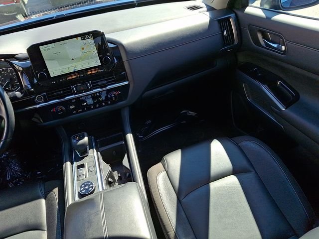 Used 2023 Blue Nissan SL image 16