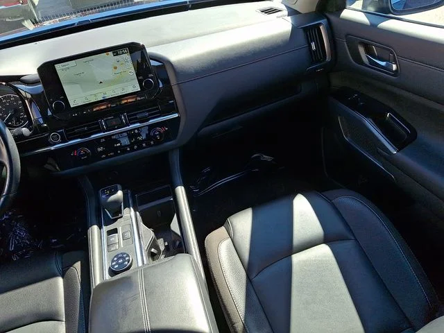Used 2023 Blue Nissan SL image 16