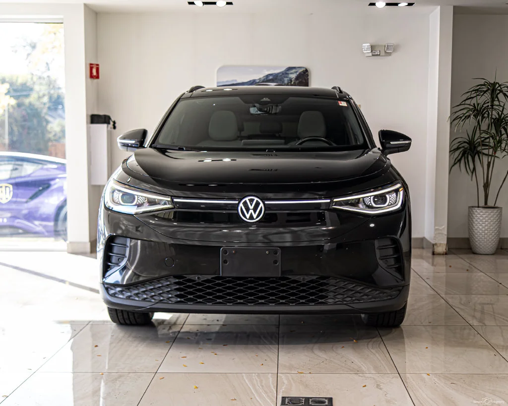 Used 2021 Black Volkswagen Pro S image 2