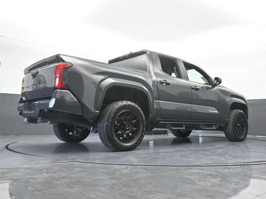 Used 2025 Underground Toyota SR5 image 66