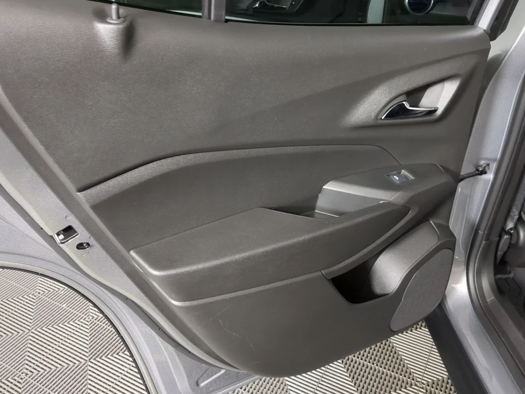 2025 Chevrolet Trax LT - Photo 14