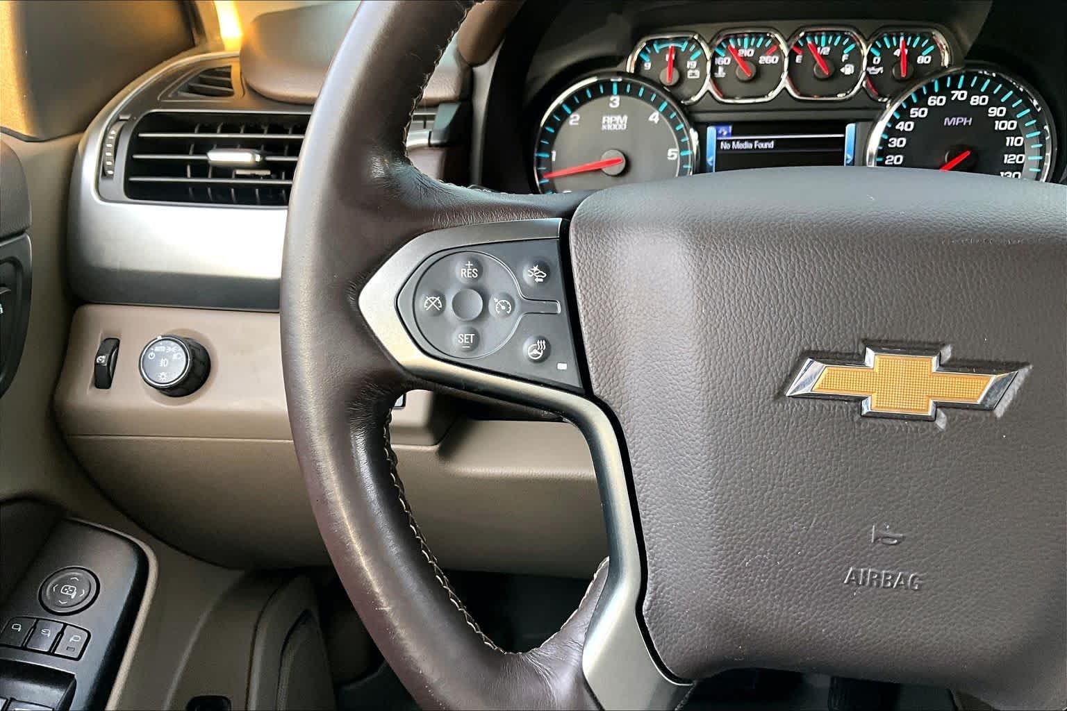 Used 2019 Iridescent Pearl Tricoat Chevrolet Premier image 24