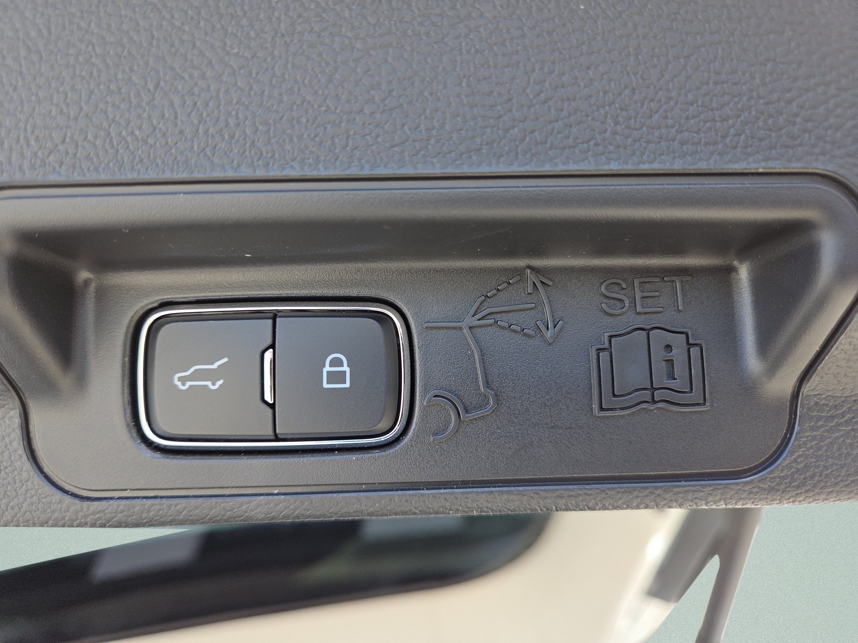 Used 2026 White Metallic Ford Platinum image 34