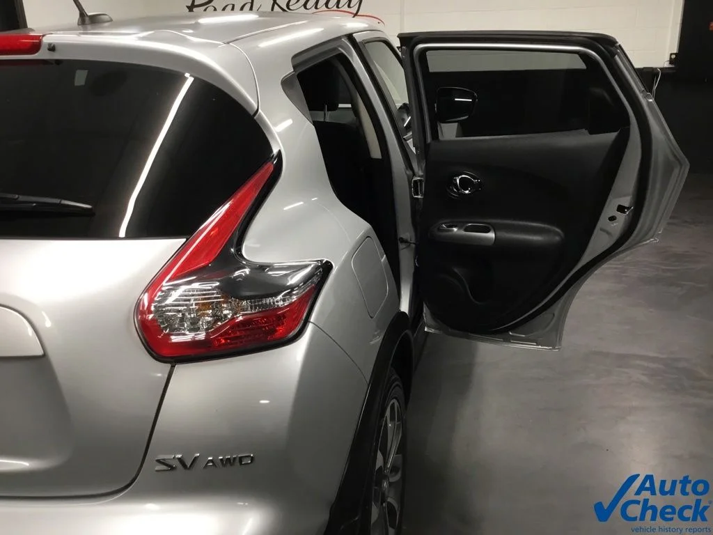 Used 2017 Silver Nissan SV image 33