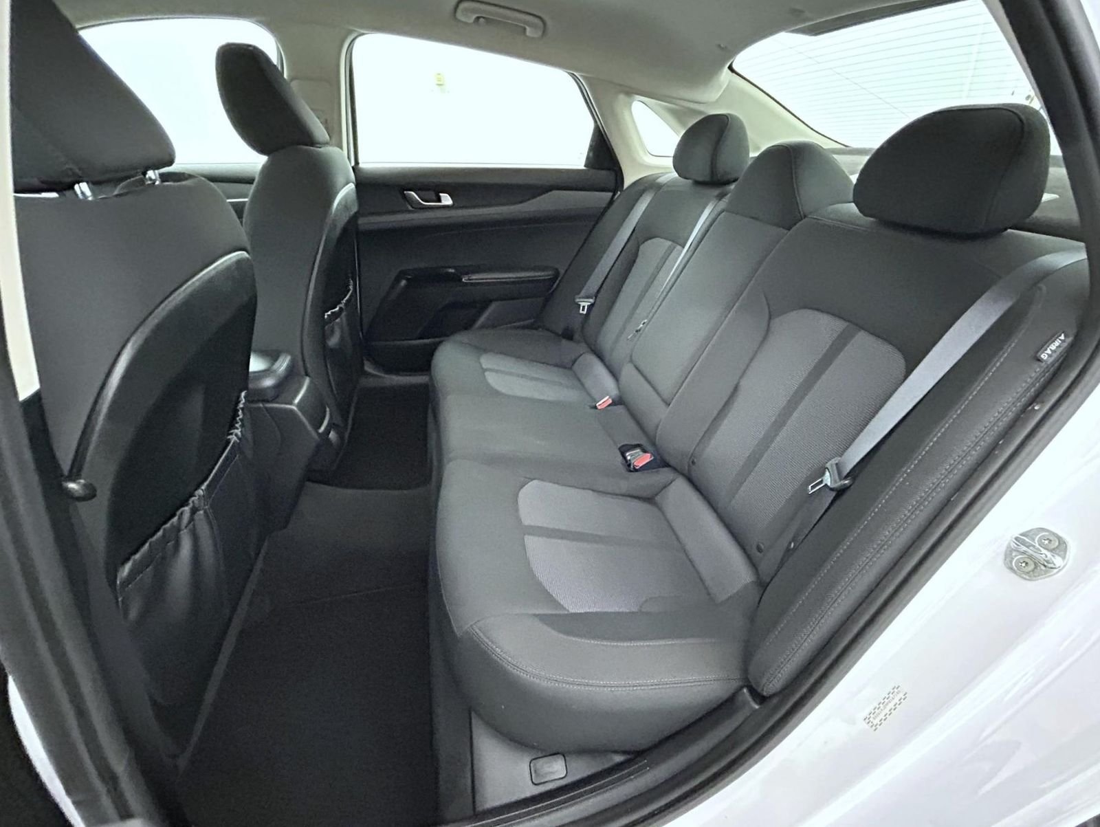 Used 2023 White Kia LXS image 19