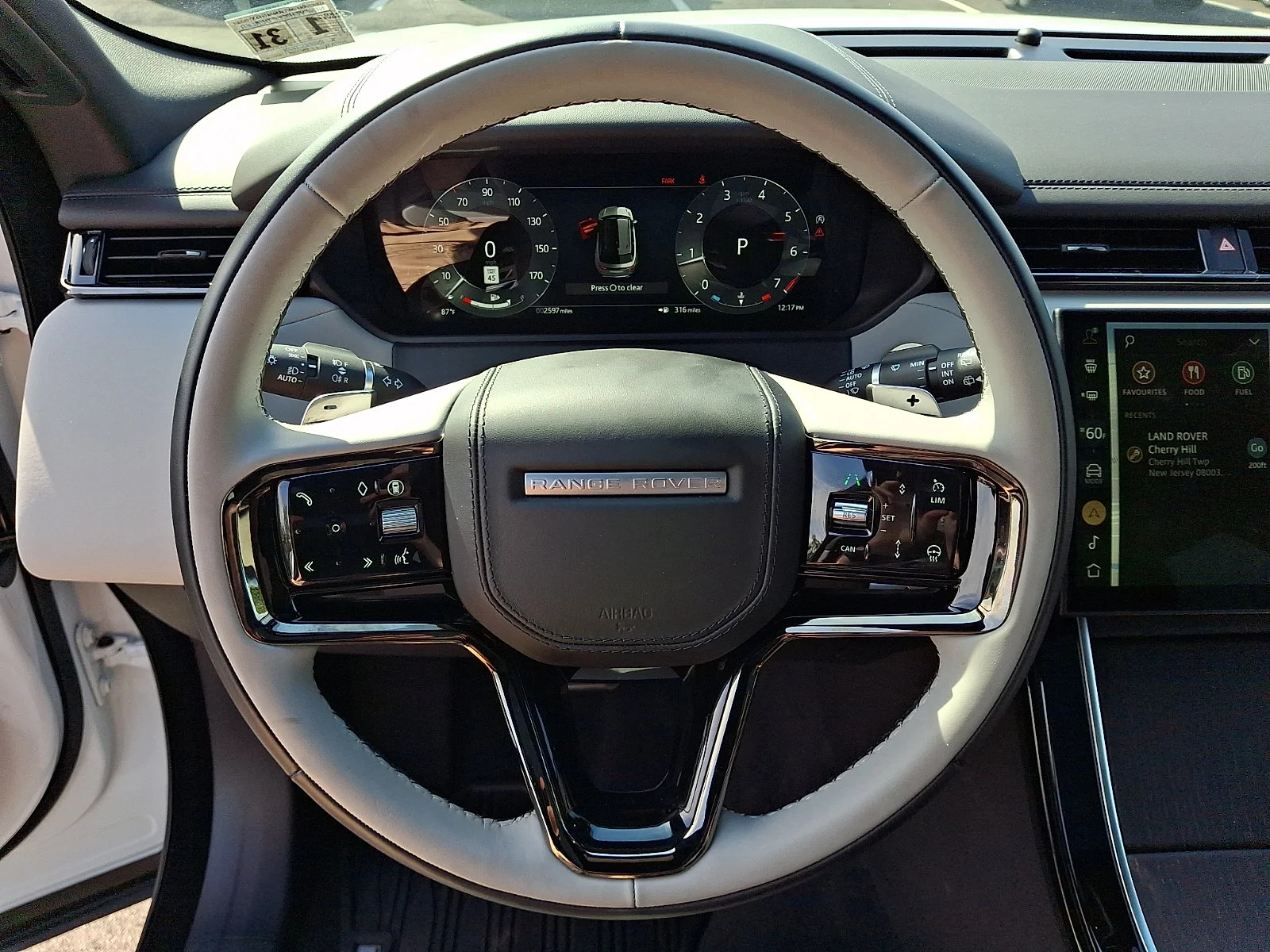 Used 2026 Fuji White   1Aa Land Rover Dynamic SE image 34