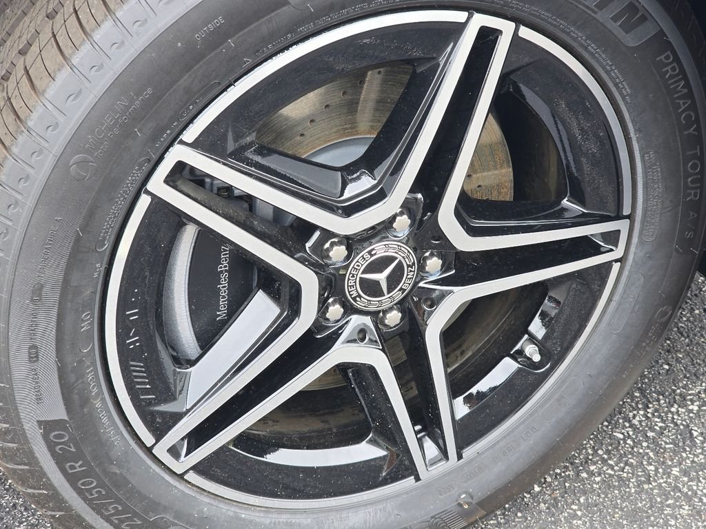 New 2026 MANUFAKTUR Ireland Mid Green Metallic Mercedes-Benz GLE 450 image 20
