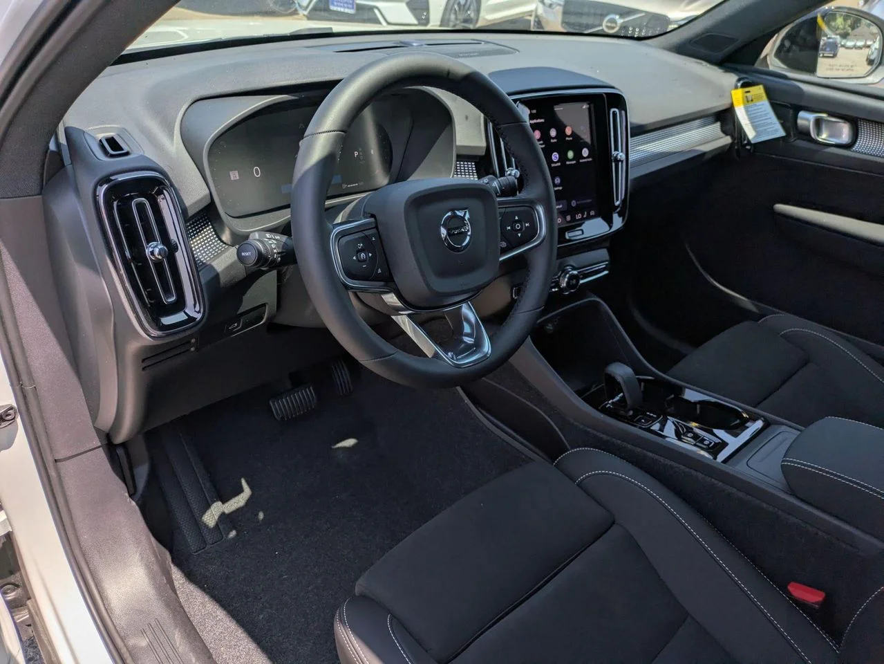 2026 Volvo XC40 Ultra Black Edition - Photo 7