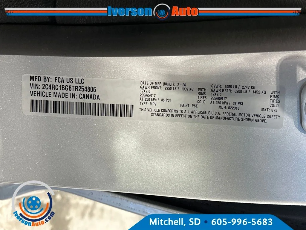 New 2026 Silver Mist Clear-Coat Exterior Paint Chrysler Select image 13