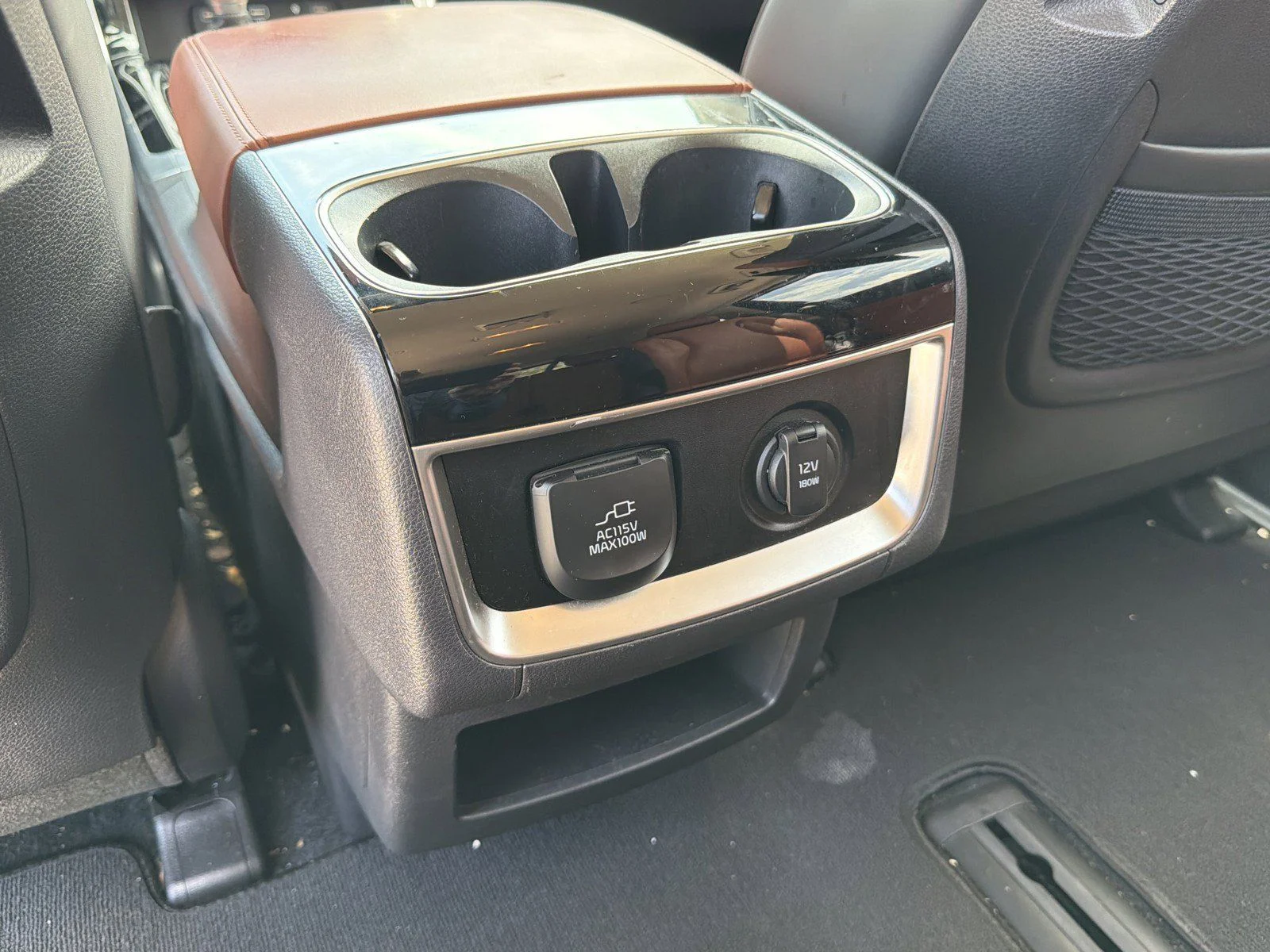 Used 2024 White Kia SX image 18