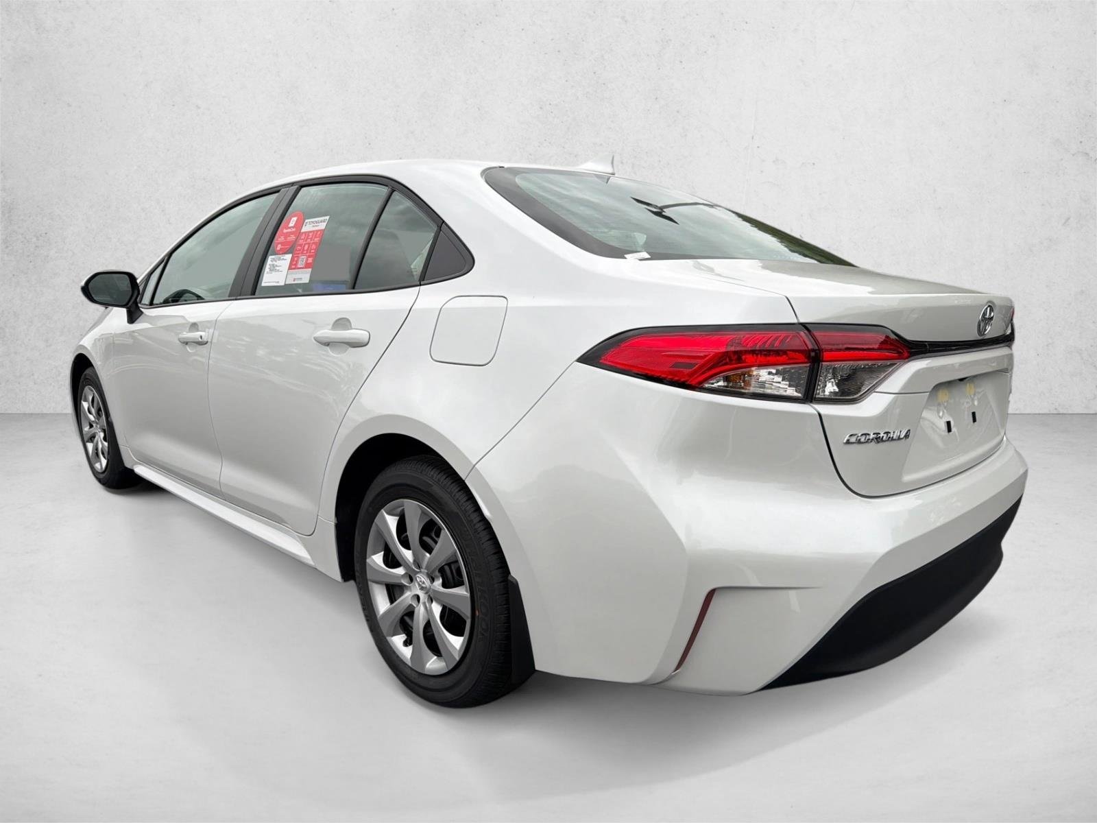 New 2027 Wind Chill Pearl Toyota LE image 5
