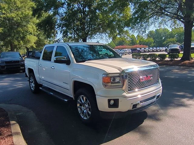Used 2015 White GMC Denali image 7