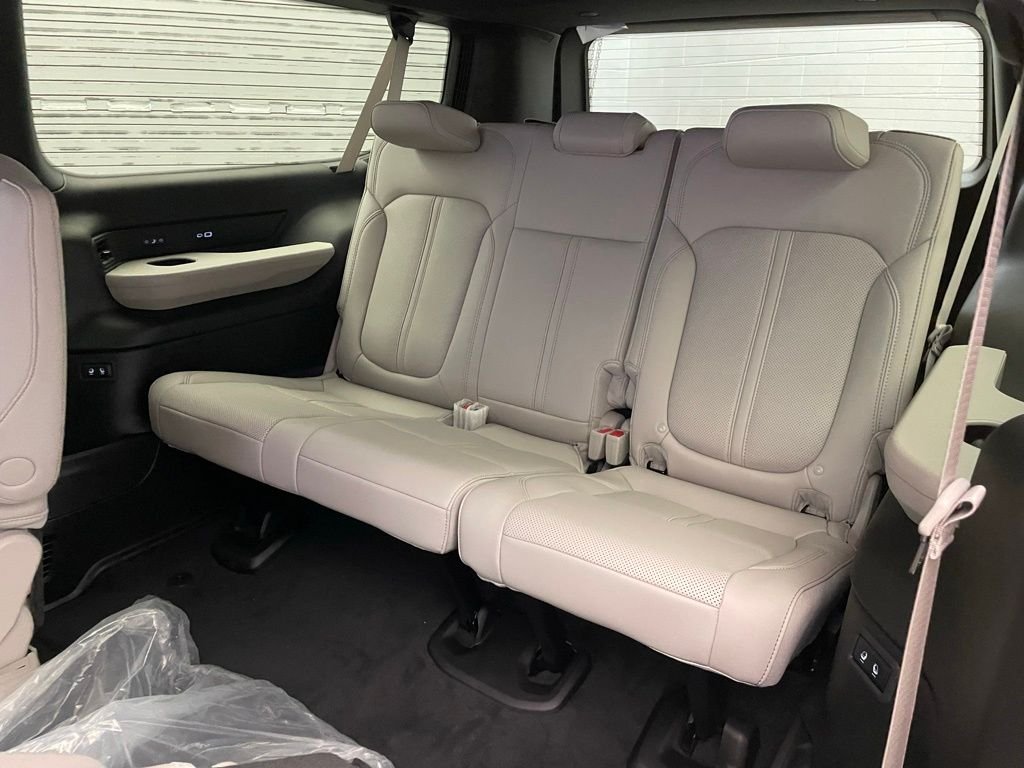 New 2026 Baltic-Gray Metallic Clear-Coat Exterior Paint Jeep  image 17