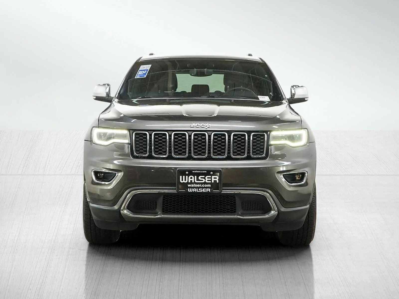 Used 2019 Granite Crystal Metallic Clearcoat Jeep Limited image 8