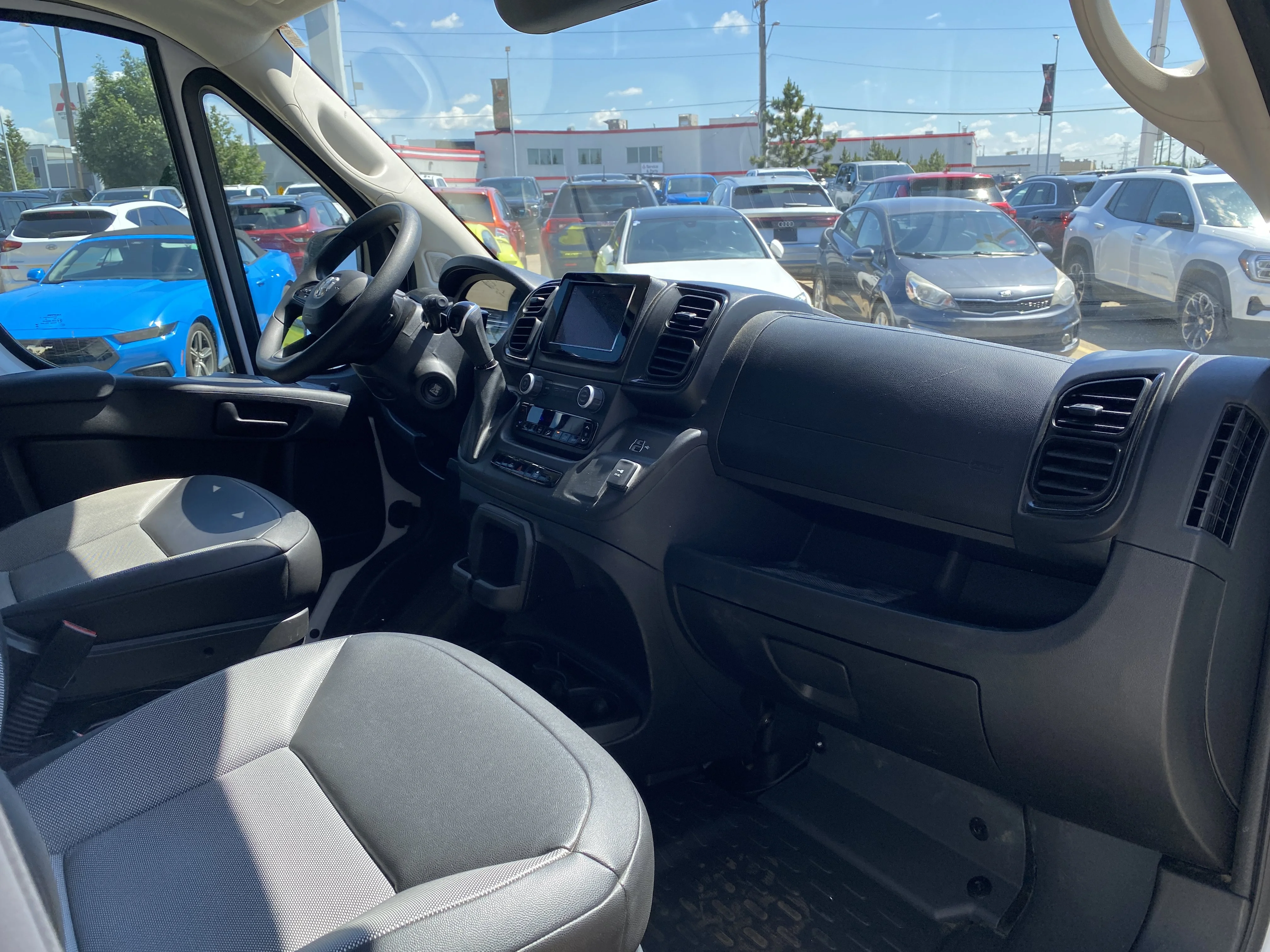 Used 2025 White Ram Tradesman 2500 High Roof 136 WB * RADAR CRUISE * APPLE CARPLAY/ANDROID AUTO * image 15