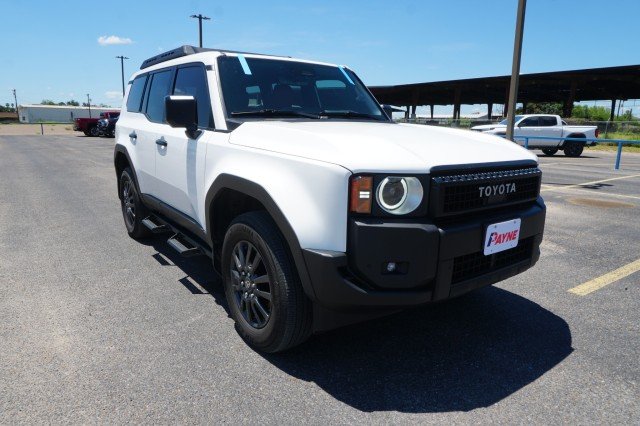Used 2025  Toyota 1958 image 3