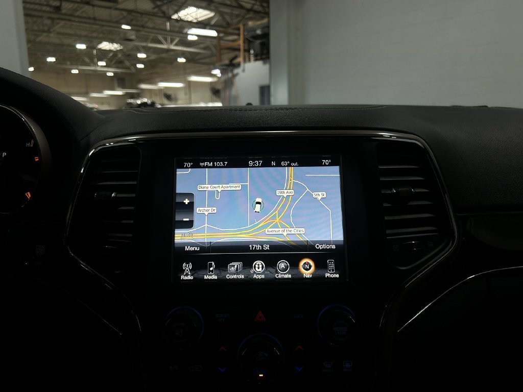 Used 2017 Red Jeep Overland image 20
