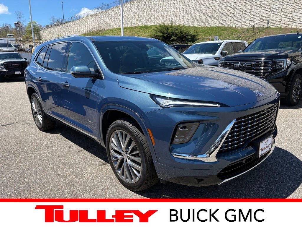 2026 Buick Enclave Avenir AWD's photo