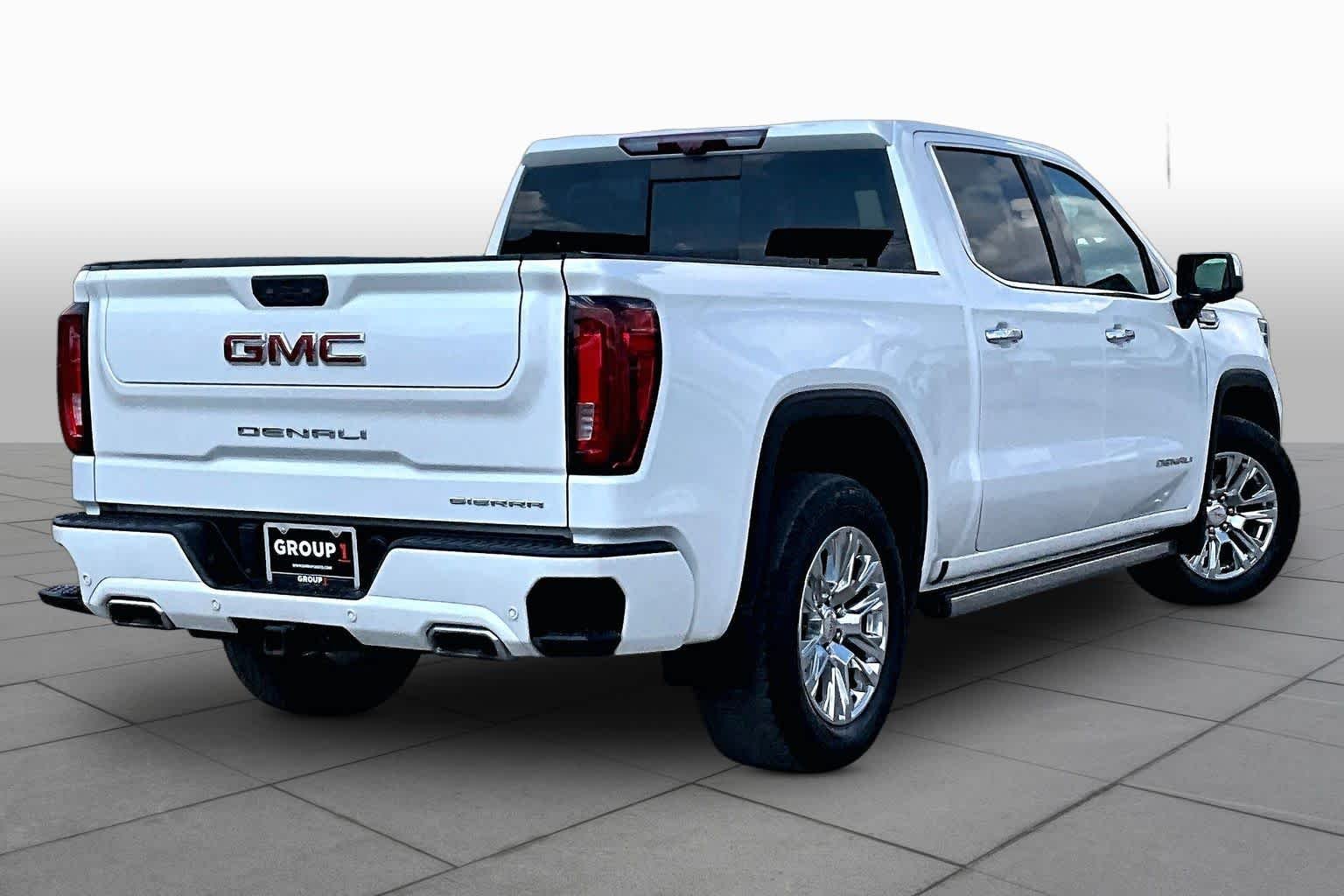 Used 2023 White Frost Tricoat GMC Denali image 13