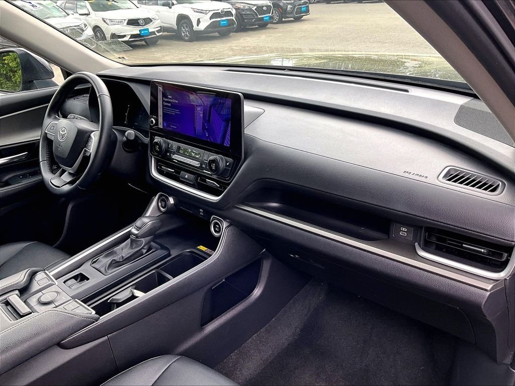 Used 2025 Black Toyota XLE image 14