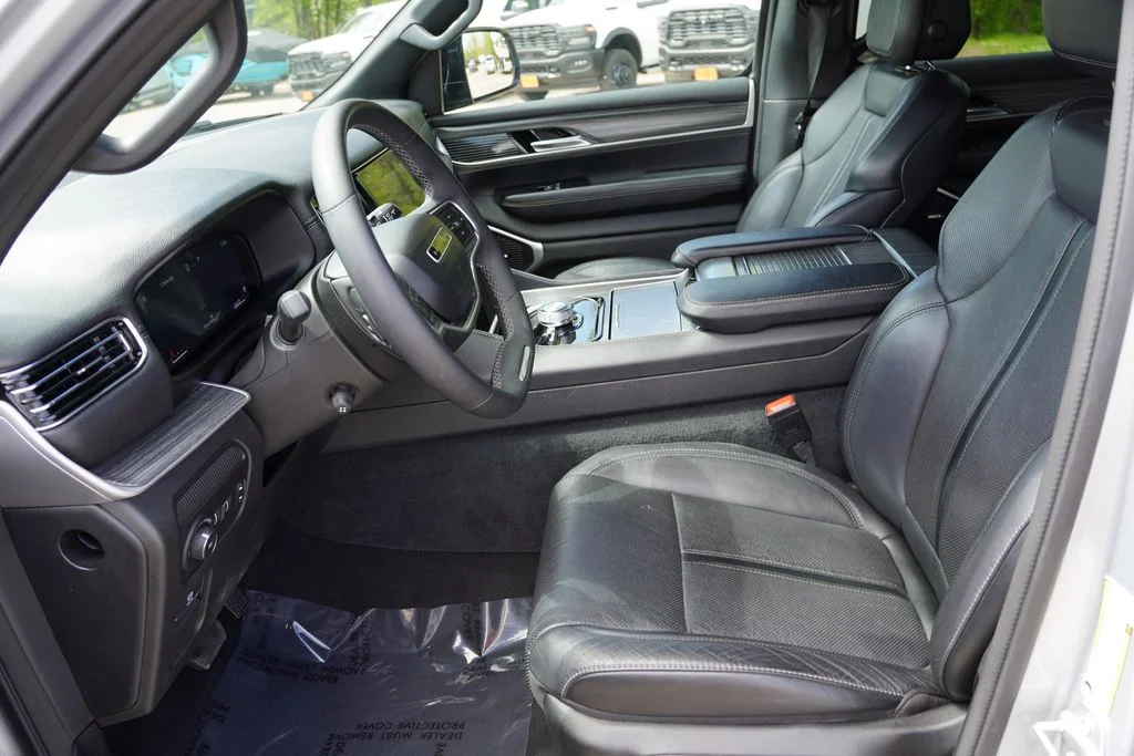 Used 2024 Silver Zynith Jeep Series II image 16