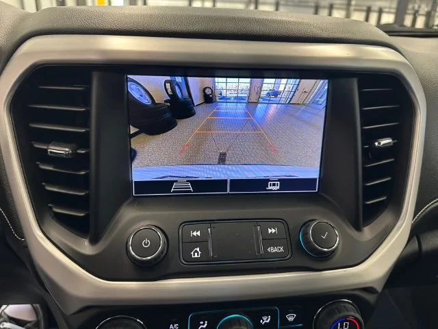 Used 2023 White GMC SLE image 32