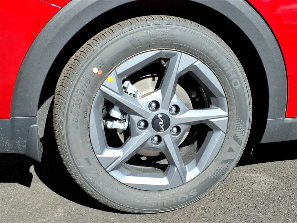 2025 Kia K4 LXS - Photo 6