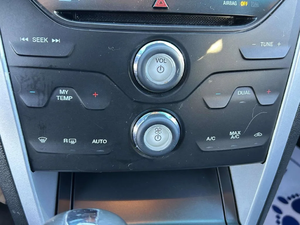 Used 2013 Black Ford XLT image 21