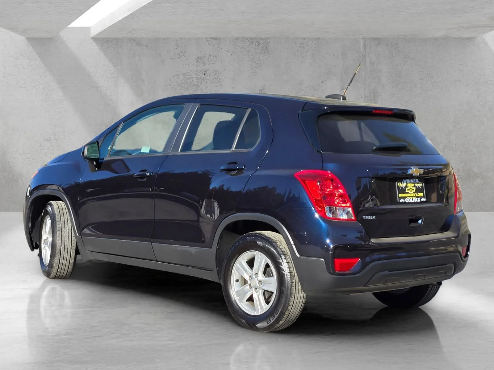 Used 2022 Midnight Blue Metallic Chevrolet LS image 6