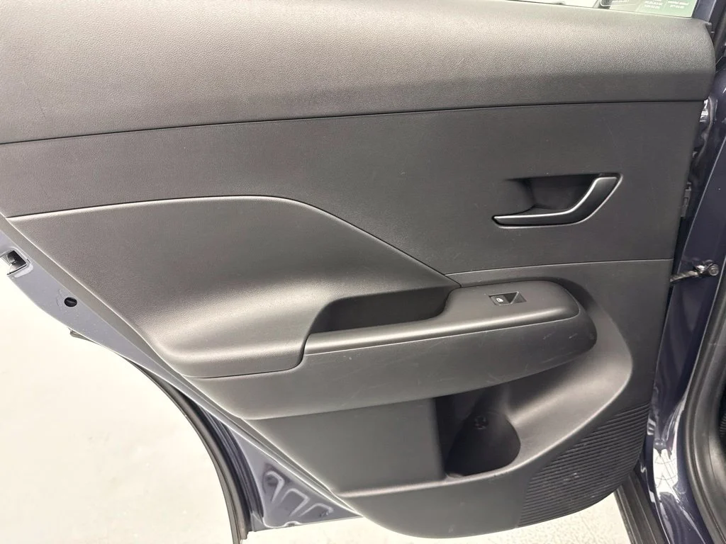 2024 Hyundai Kona SEL SUV Slide 13