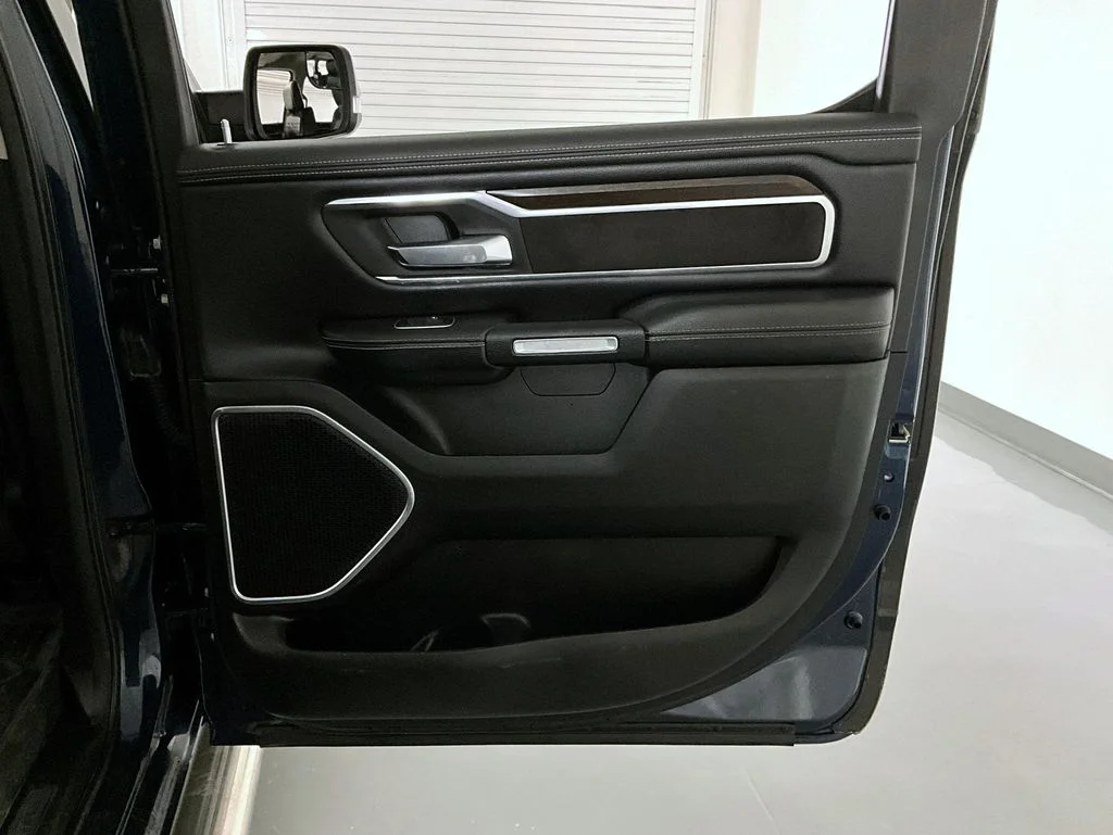 Used 2022 Blue Ram Laramie image 17