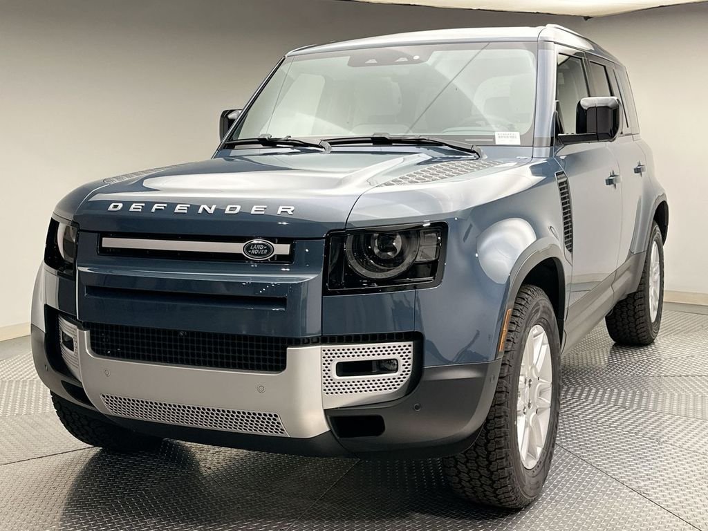 Used 2025 Tasman Blue Metallic Land Rover S image 1