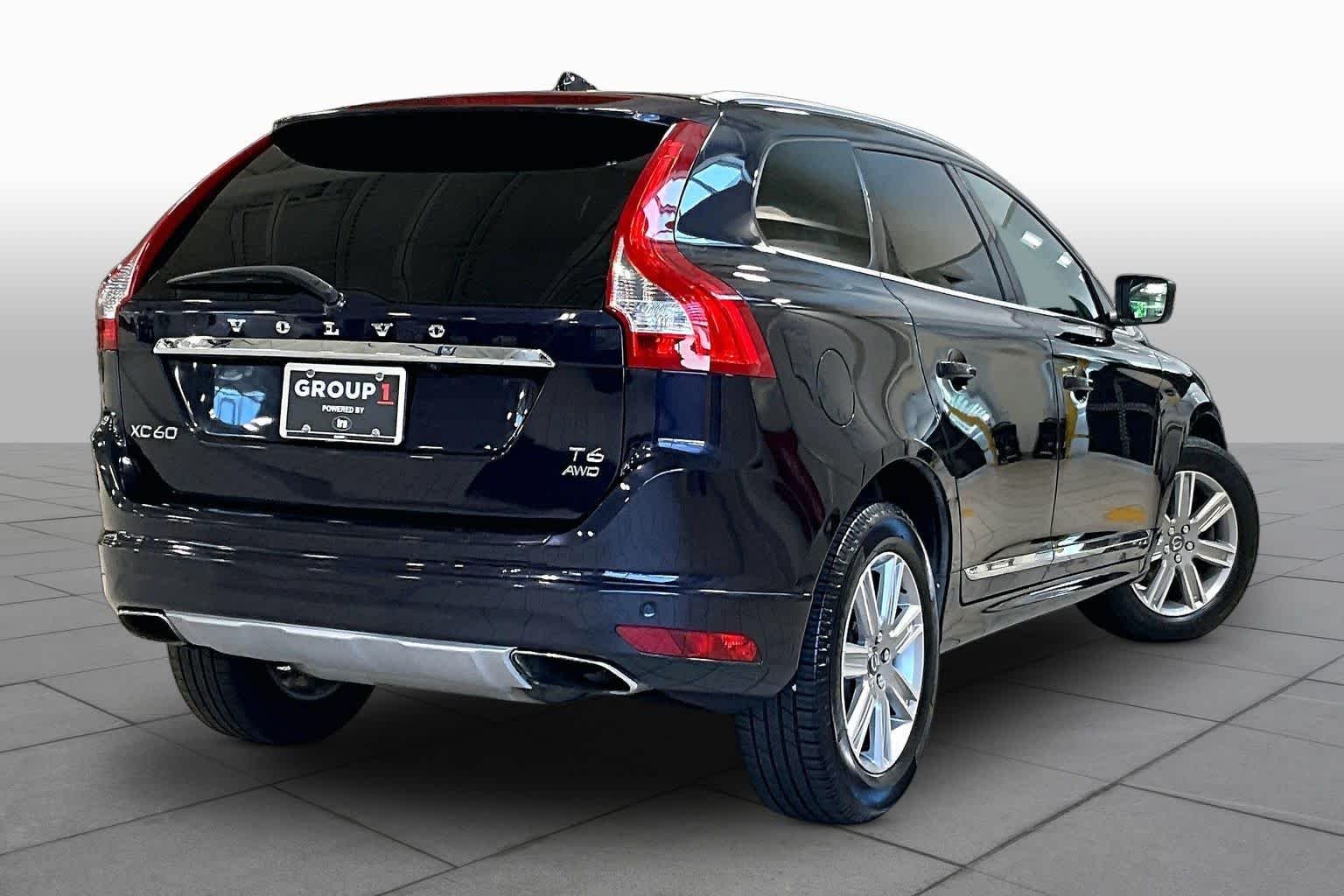 Used 2016 Magic Blue Metallic Volvo T6 Drive-E image 13