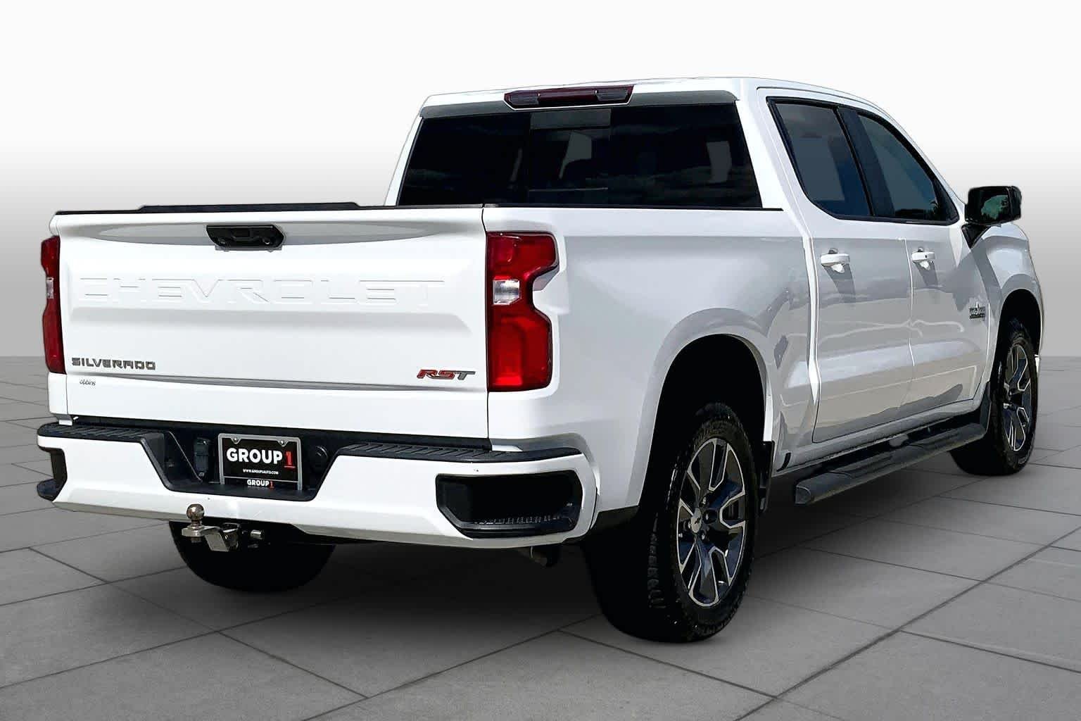 Used 2022 Summit White Chevrolet RST image 13