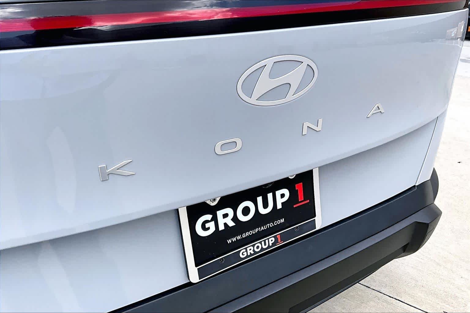 Used 2025 Cyber Gray Metallic Hyundai SEL image 29