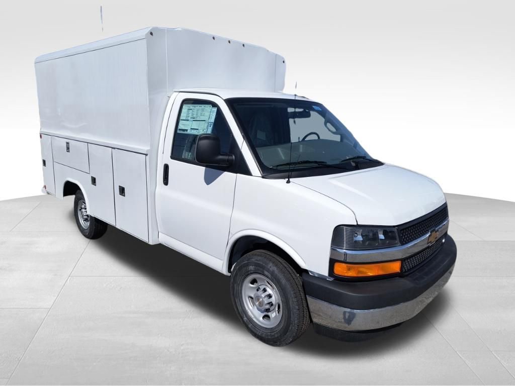 2026 Chevrolet Express 3500 139" WB's photo
