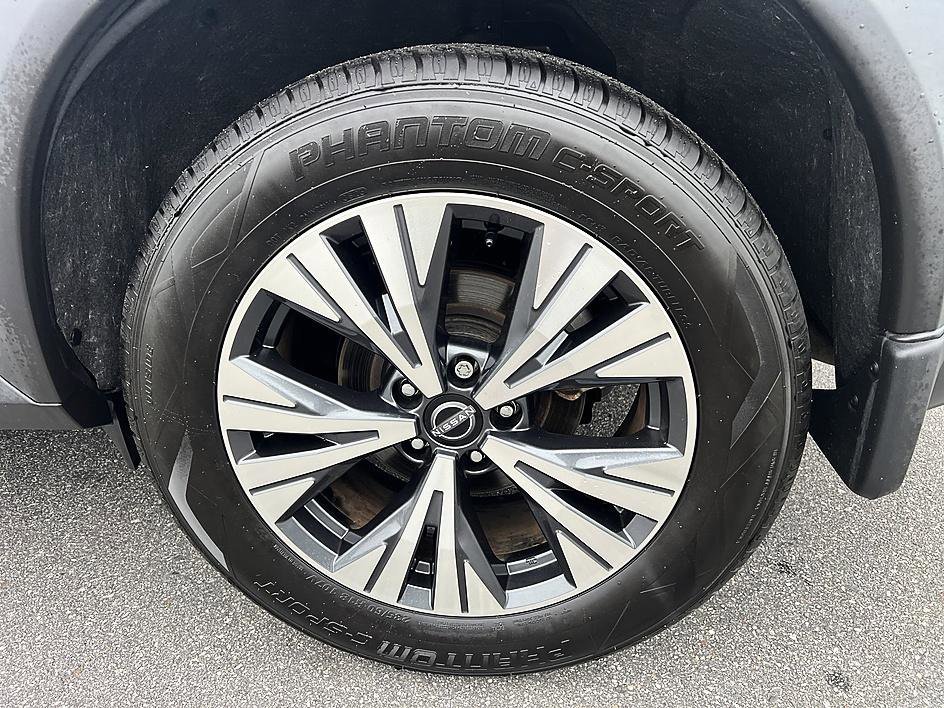 Used 2023 Gun Metallic Nissan SV image 10