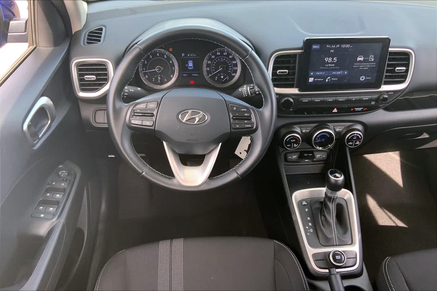 Used 2022 Intense Blue Hyundai SEL image 6