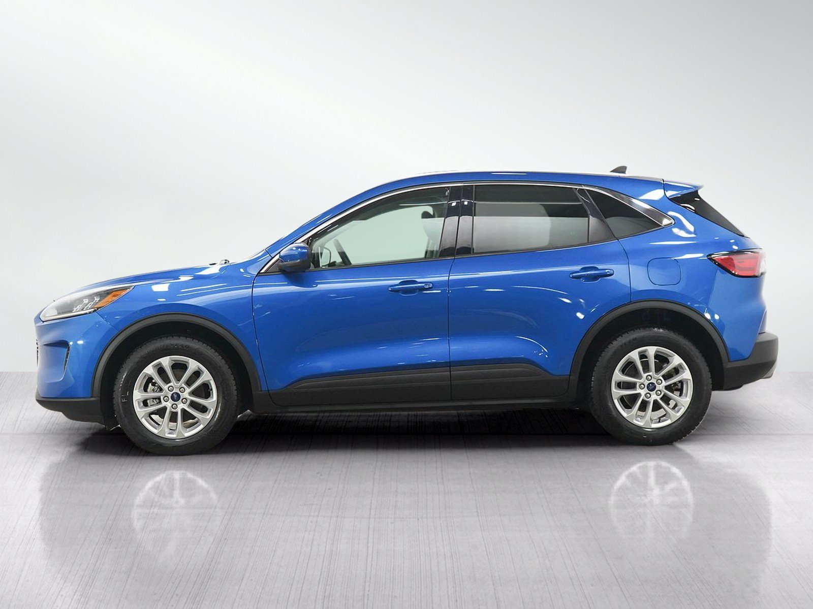 Used 2020 Ford Escape SE with VIN 1FMCU9G61LUC54373 for sale in South Saint Paul, Minnesota
