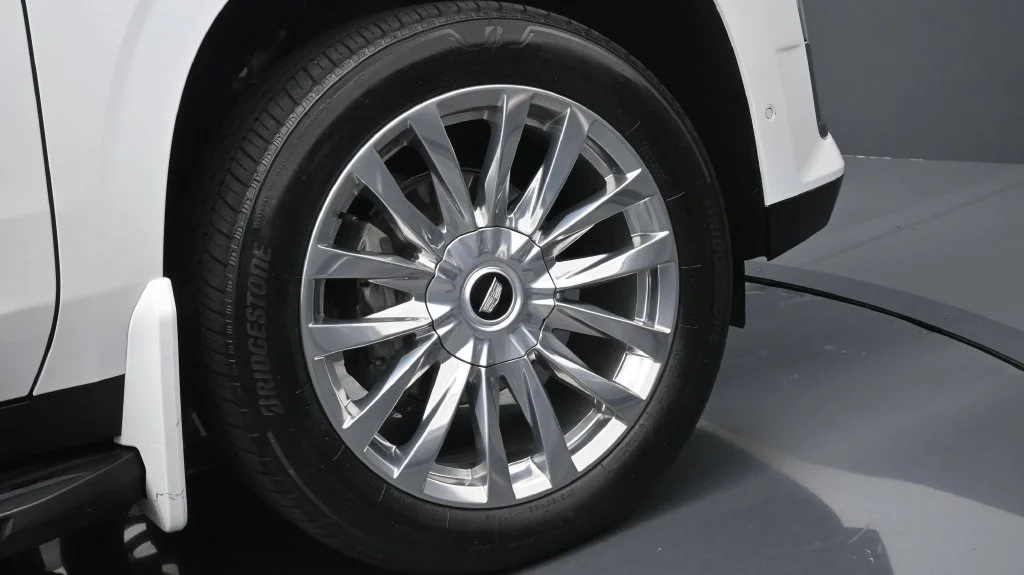 Used 2023 White Cadillac Premium Luxury image 6