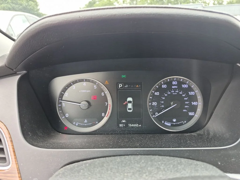 Used 2015 Shale Gray Metallic Hyundai Limited image 20